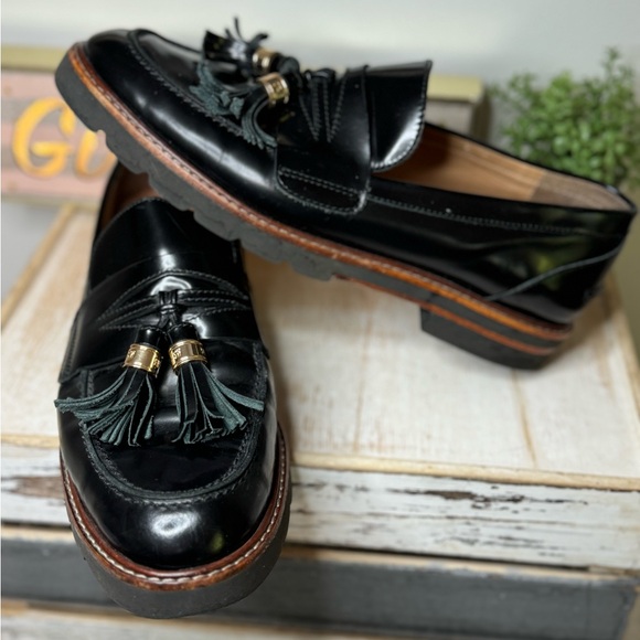 Stuart Weitzman Shoes - Stuart Weitzman Black Leather The Manila Tassel Slip On Loafers